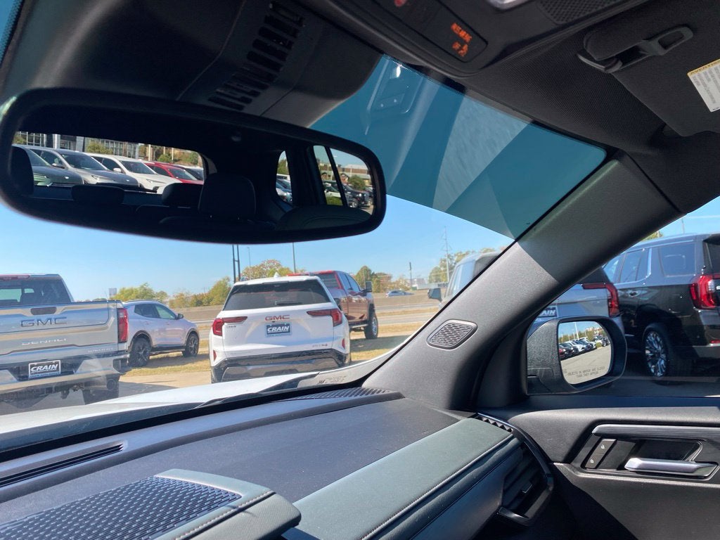 2025 GMC Acadia AT4