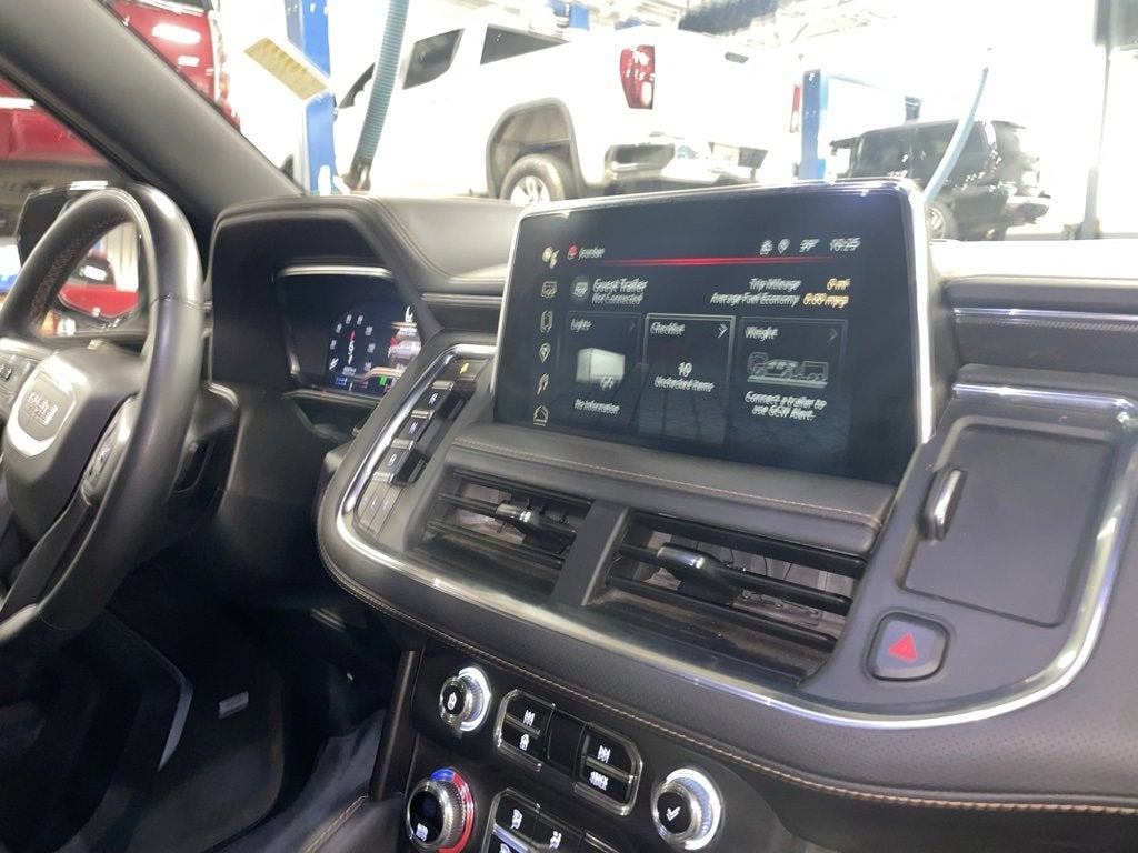 2024 GMC Yukon XL AT4