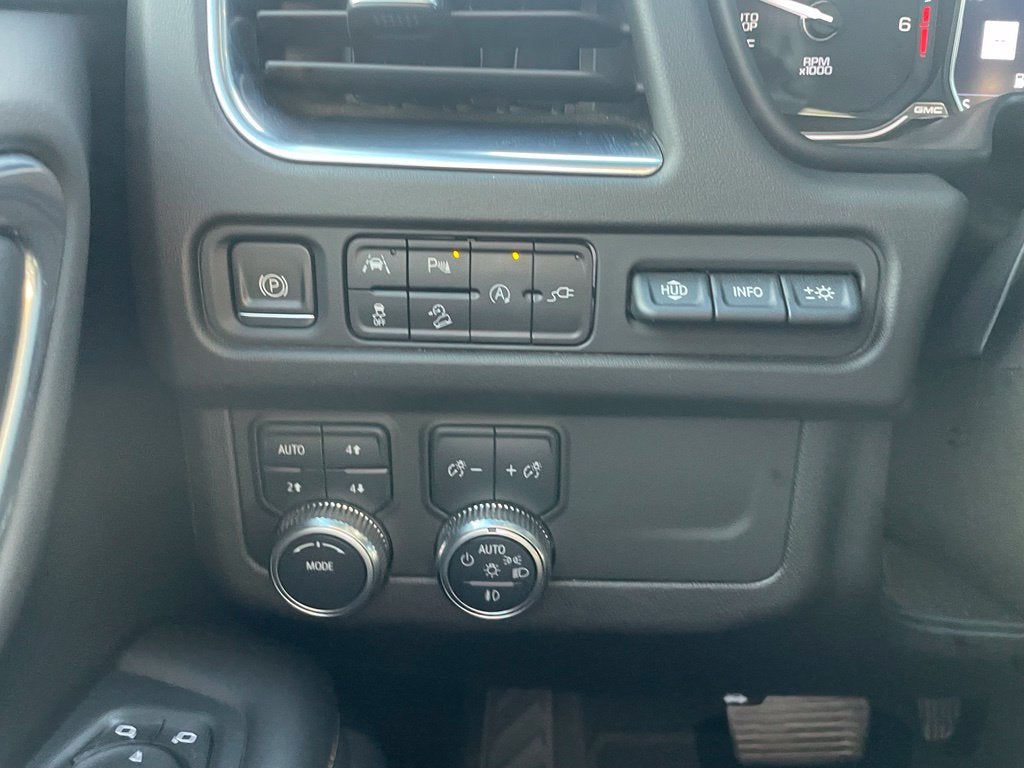2021 GMC Yukon XL AT4