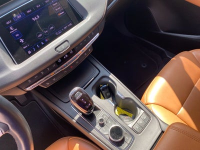 2022 Cadillac XT4 FWD Premium Luxury