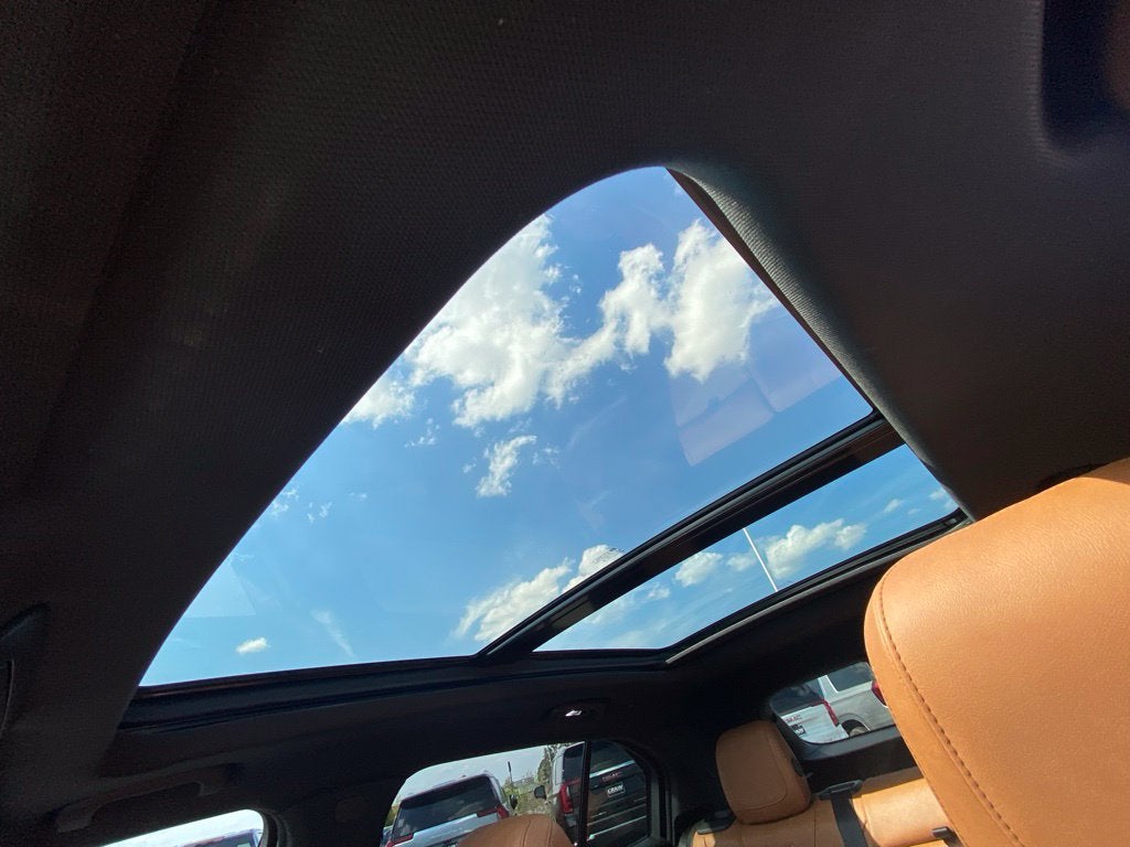 2022 Cadillac XT4 FWD Premium Luxury