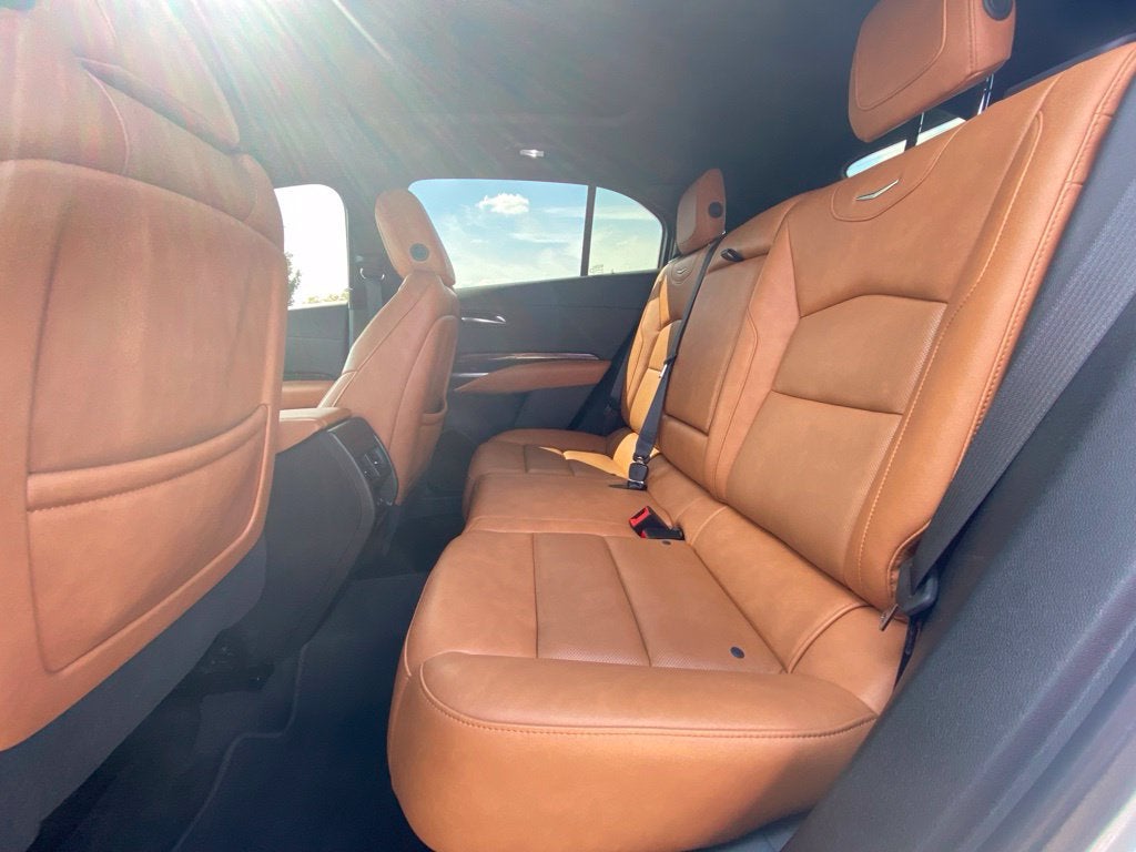 2022 Cadillac XT4 FWD Premium Luxury