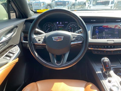 2022 Cadillac XT4 FWD Premium Luxury