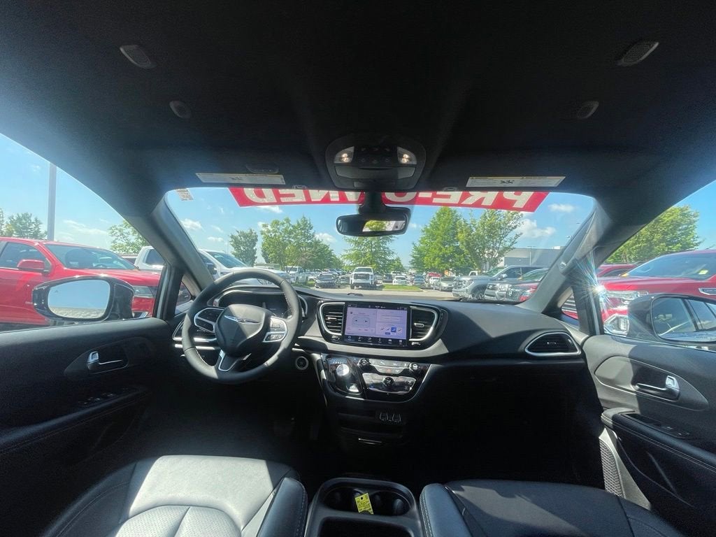 2025 Chrysler Pacifica Select