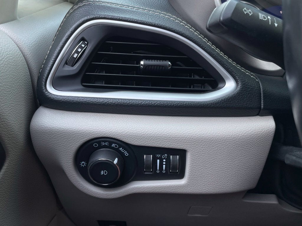 2021 Chrysler Pacifica Hybrid Touring L