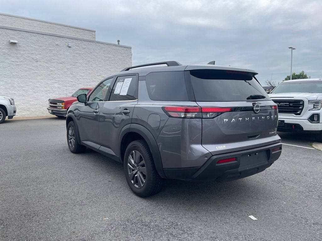 2024 Nissan Pathfinder SV