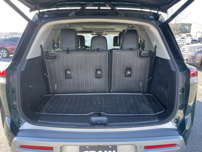 2023 Nissan Pathfinder Platinum