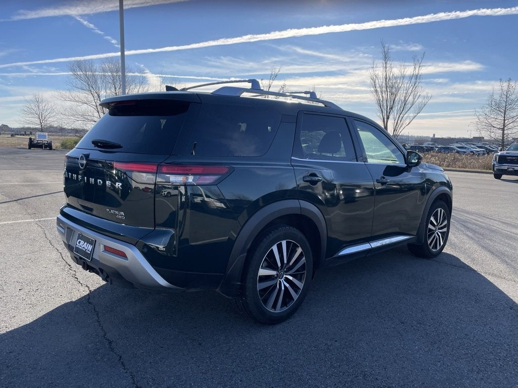 2023 Nissan Pathfinder Platinum