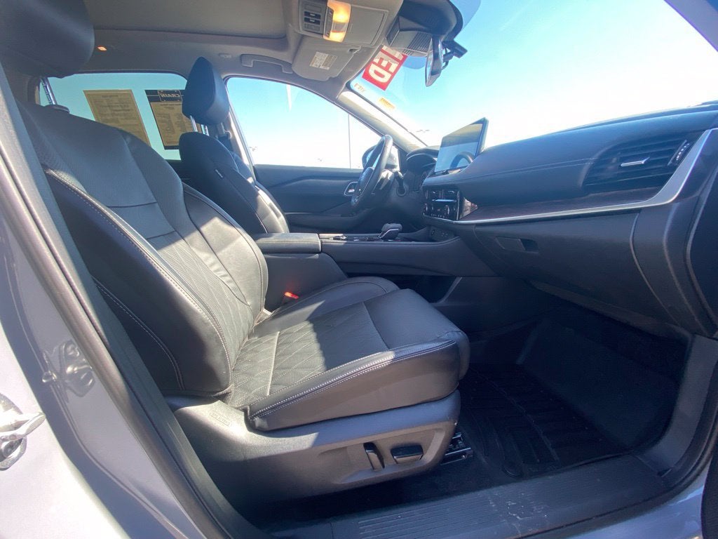 2025 Nissan Rogue Platinum